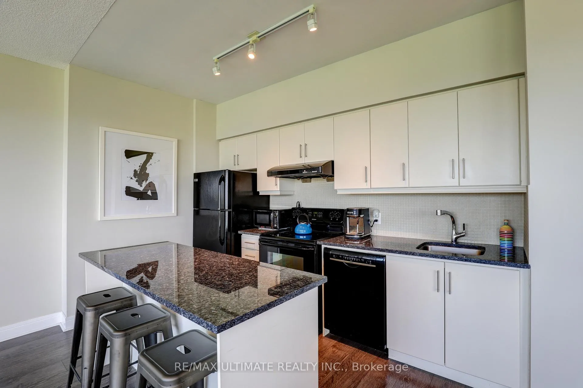 Photo 8 of Unit 807, 35 Brian Peck Crescent, Toronto, Leaside — HOMEH