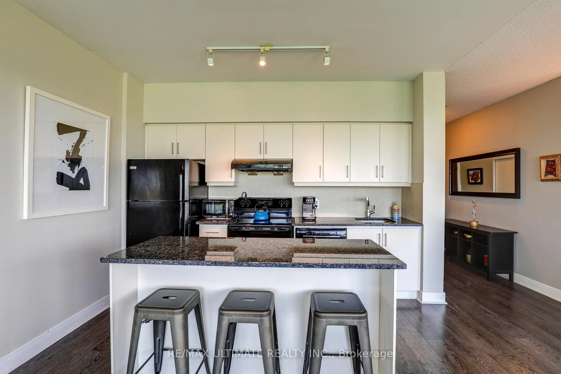 Photo 9 of Unit 807, 35 Brian Peck Crescent, Toronto, Leaside — HOMEH