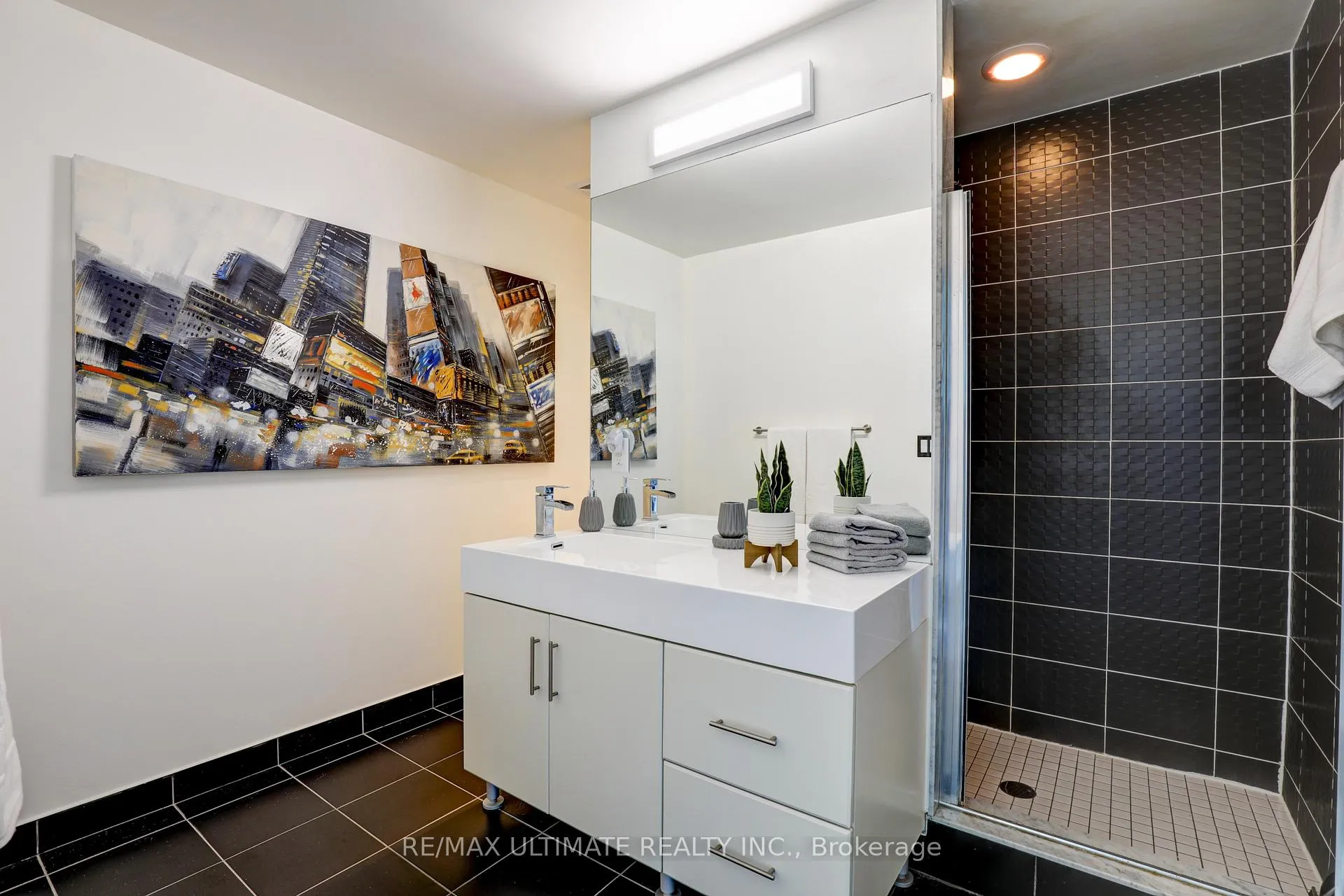 Photo 14 of Unit 807, 35 Brian Peck Crescent, Toronto, Leaside — HOMEH