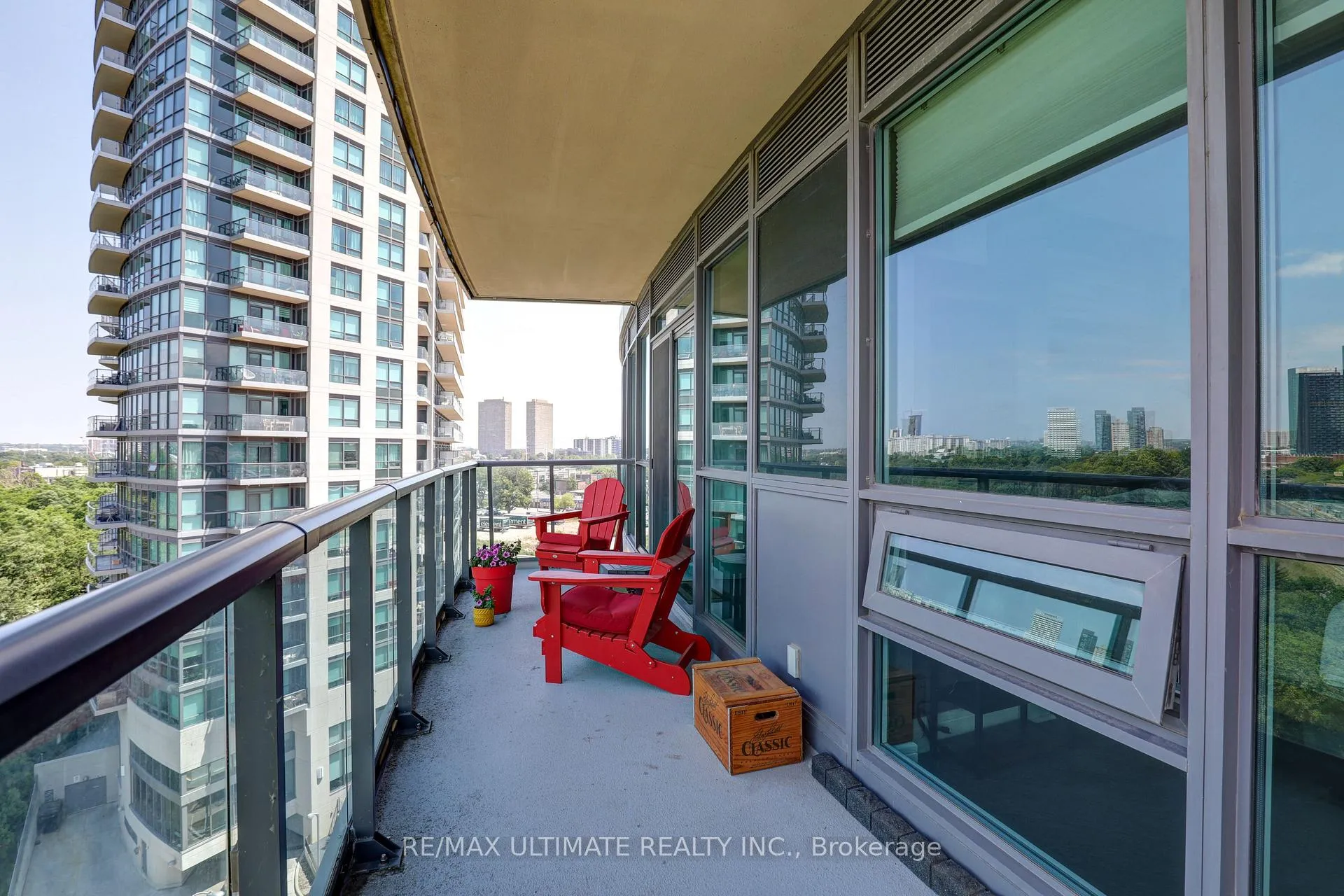 Photo 19 of Unit 807, 35 Brian Peck Crescent, Toronto, Leaside — HOMEH