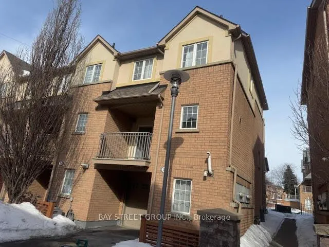 Photo 2 of 156 Legends Way, Markham, Unionville — HOMEH
