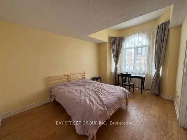Photo 6 of 156 Legends Way, Markham, Unionville — HOMEH
