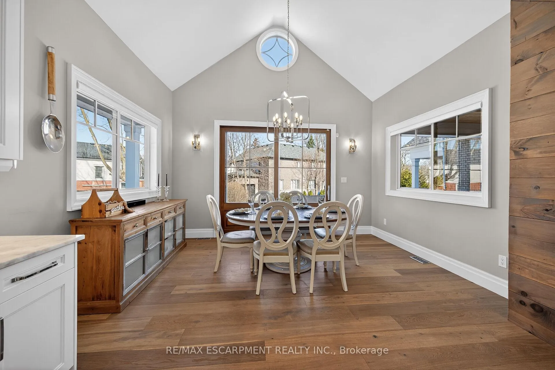 Photo 9 of 747 Vernon Place, Hamilton, Ancaster — HOMEH