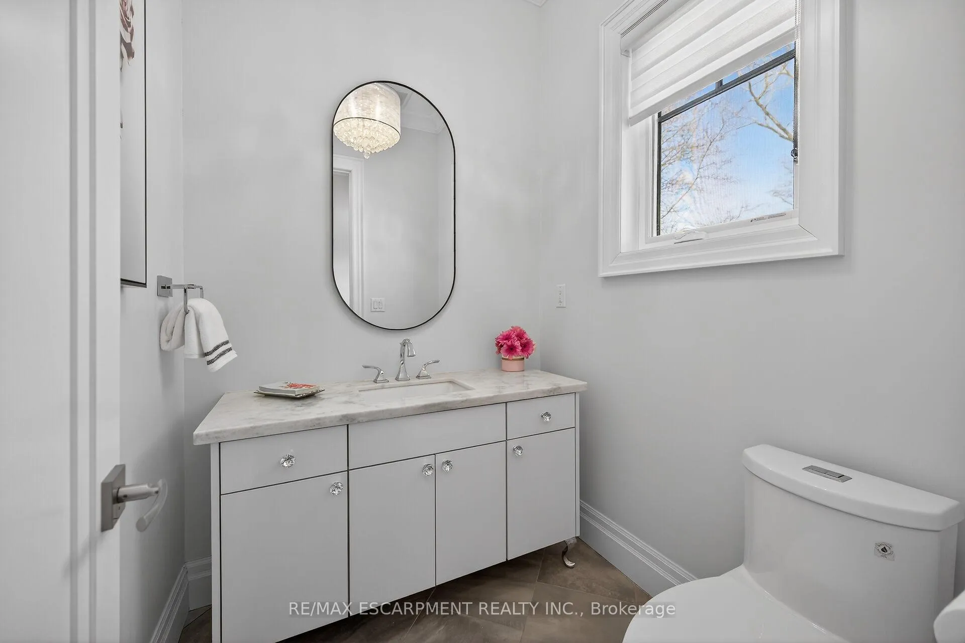 Photo 12 of 747 Vernon Place, Hamilton, Ancaster — HOMEH