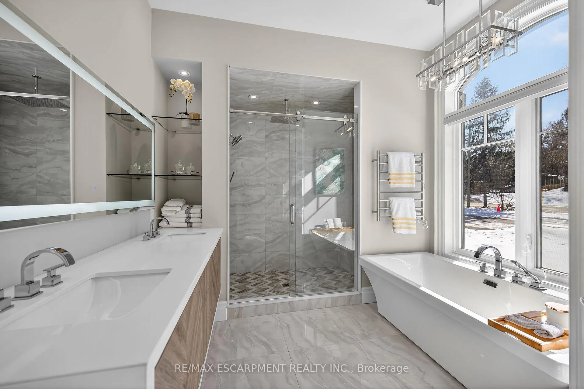 Photo 18 of 747 Vernon Place, Hamilton, Ancaster — HOMEH
