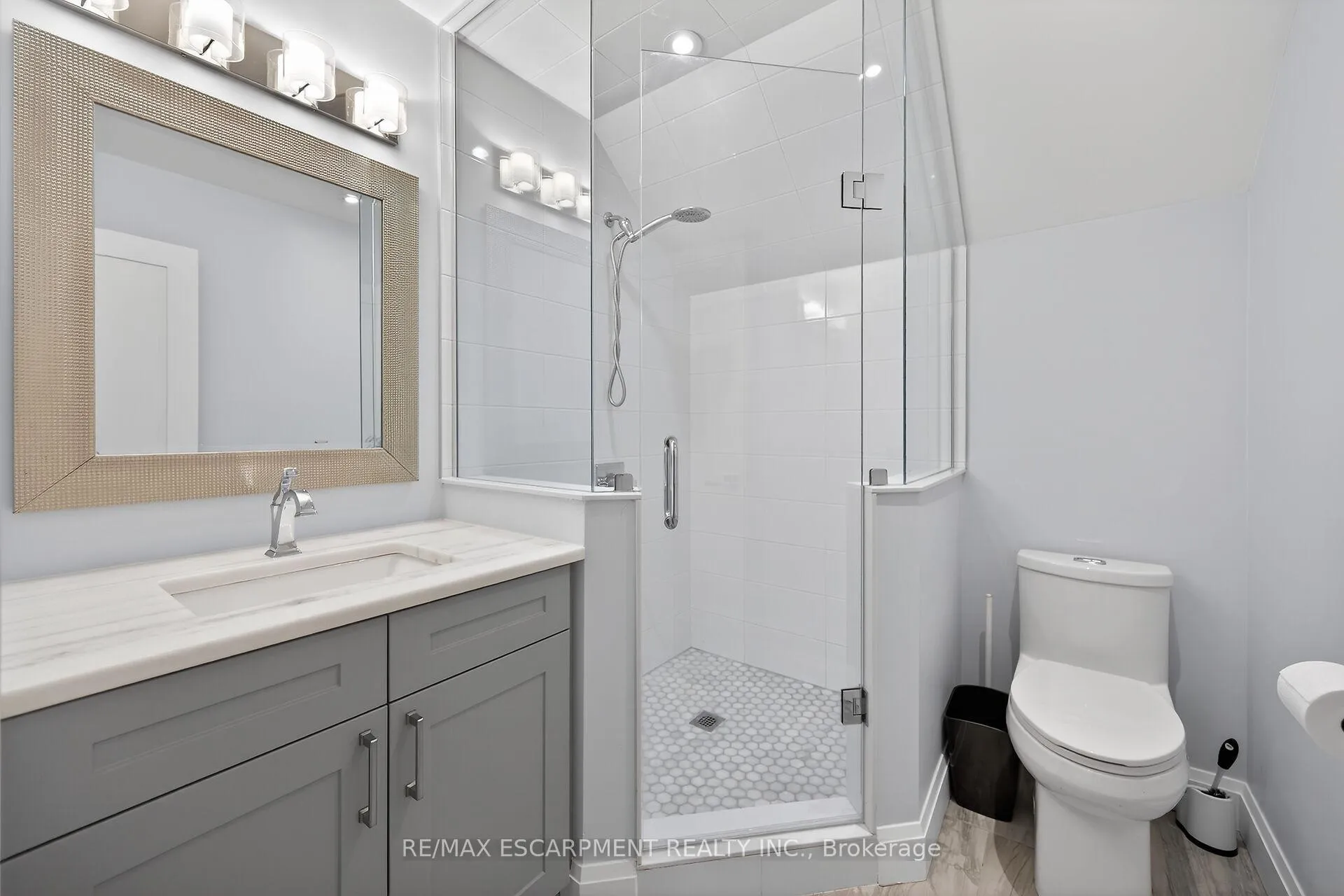 Photo 22 of 747 Vernon Place, Hamilton, Ancaster — HOMEH