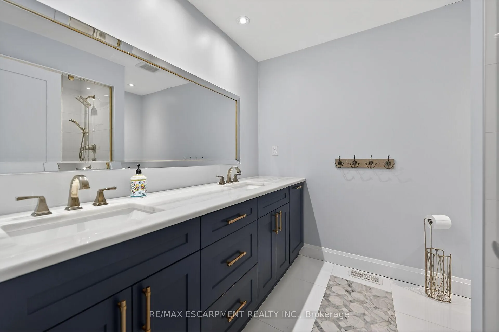 Photo 28 of 747 Vernon Place, Hamilton, Ancaster — HOMEH