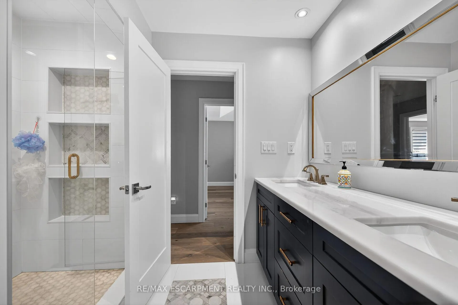 Photo 29 of 747 Vernon Place, Hamilton, Ancaster — HOMEH