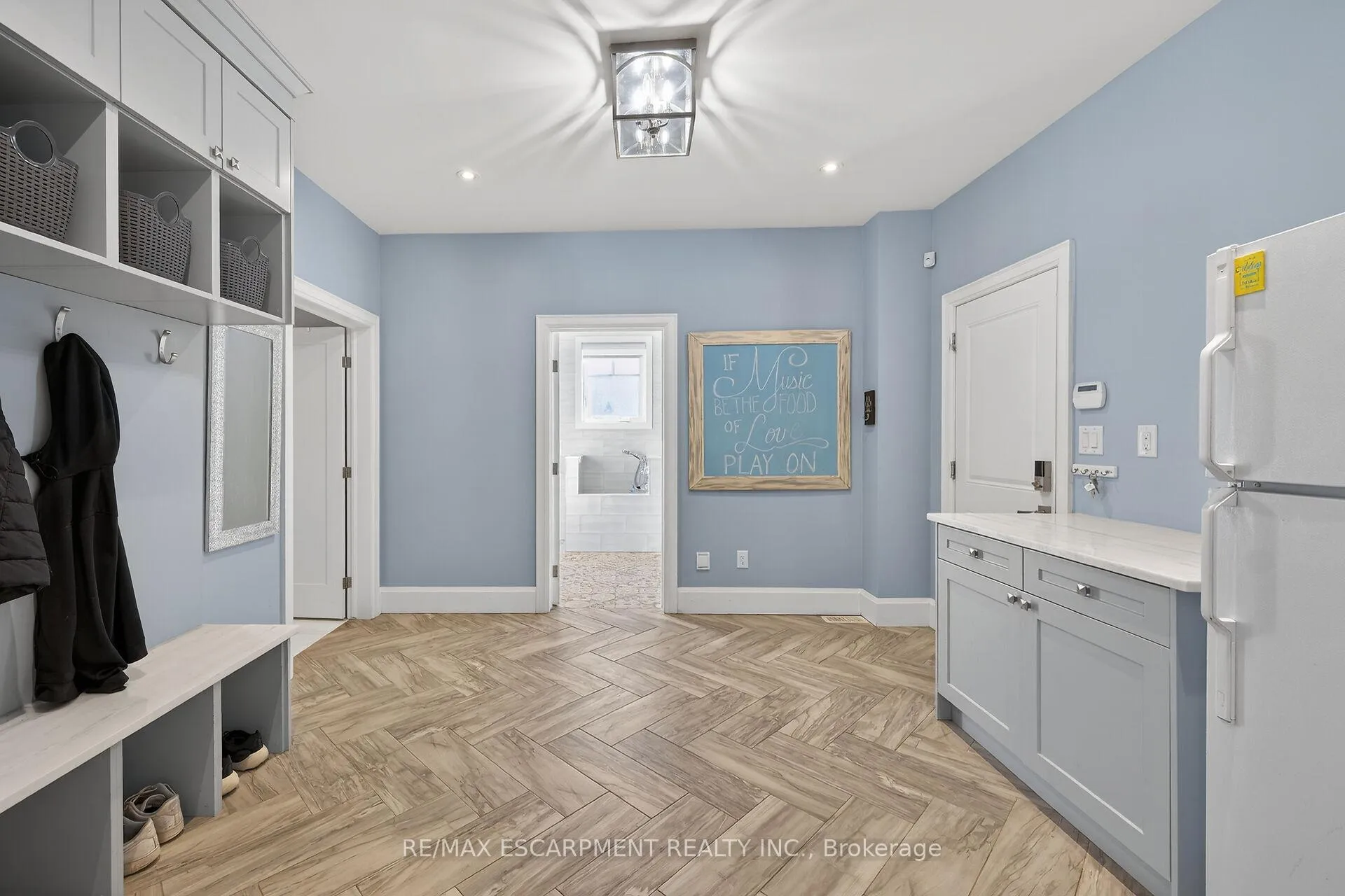 Photo 30 of 747 Vernon Place, Hamilton, Ancaster — HOMEH