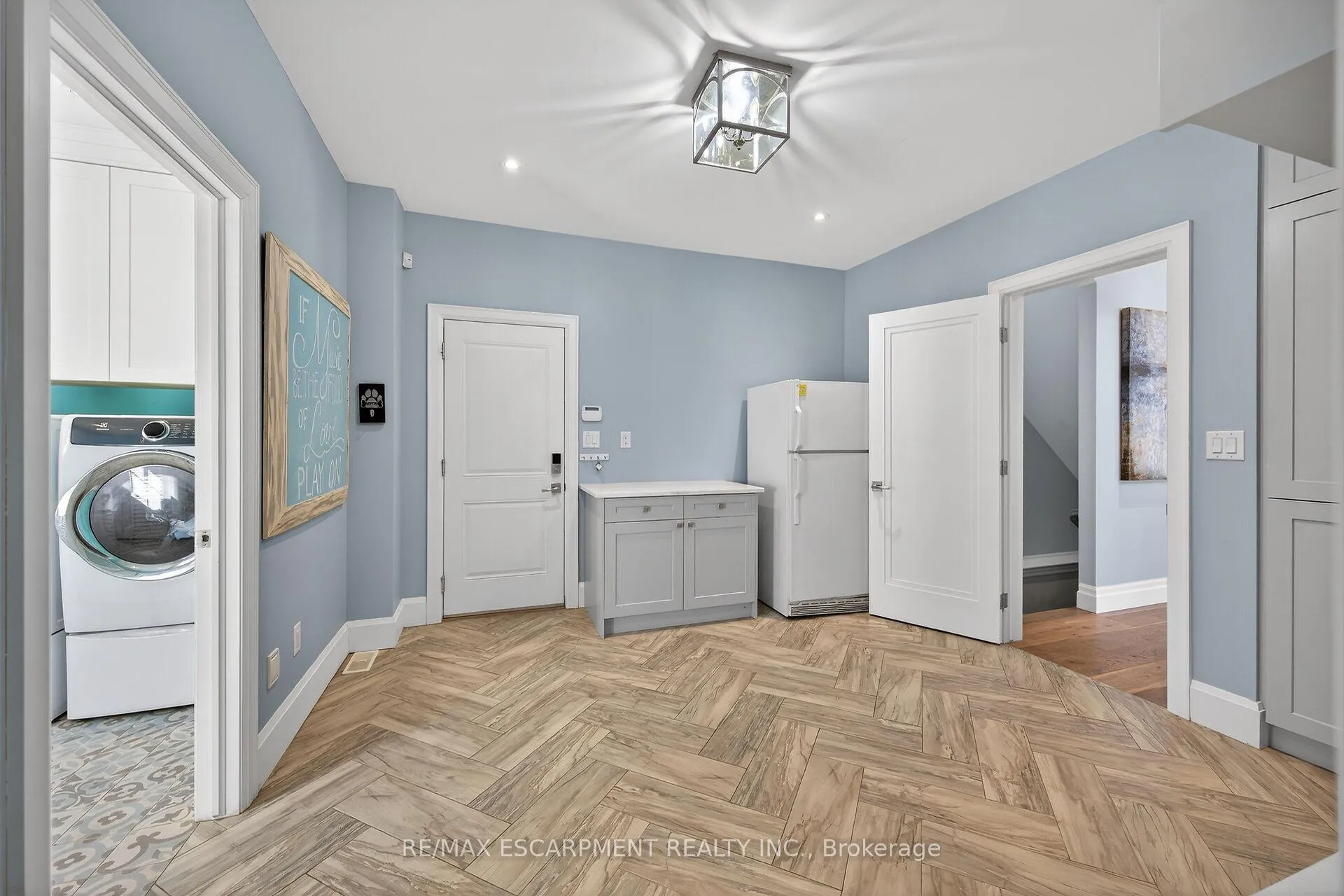 Photo 31 of 747 Vernon Place, Hamilton, Ancaster — HOMEH