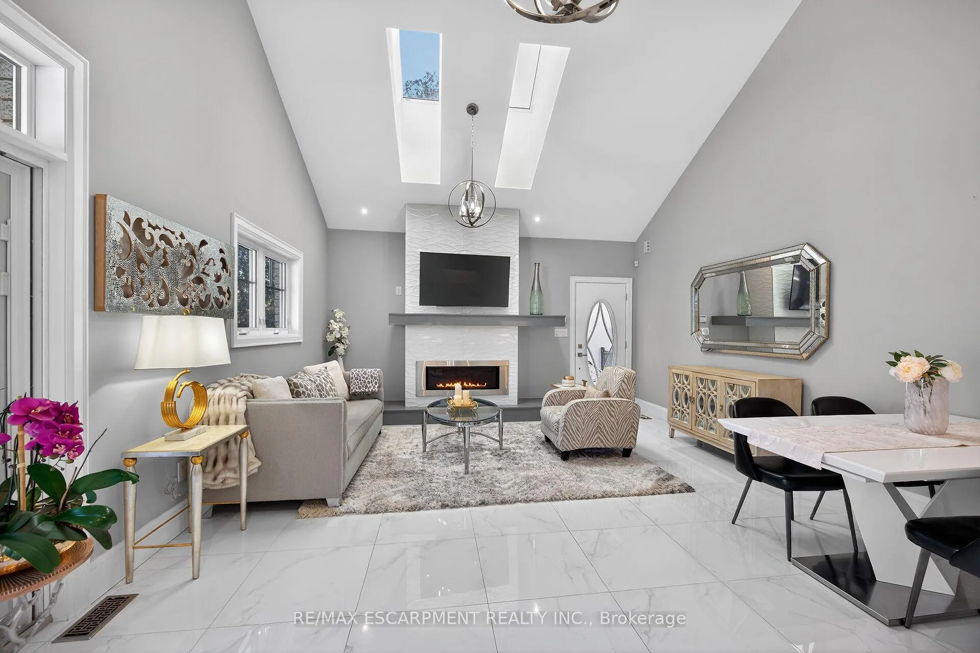 Photo 37 of 747 Vernon Place, Hamilton, Ancaster — HOMEH