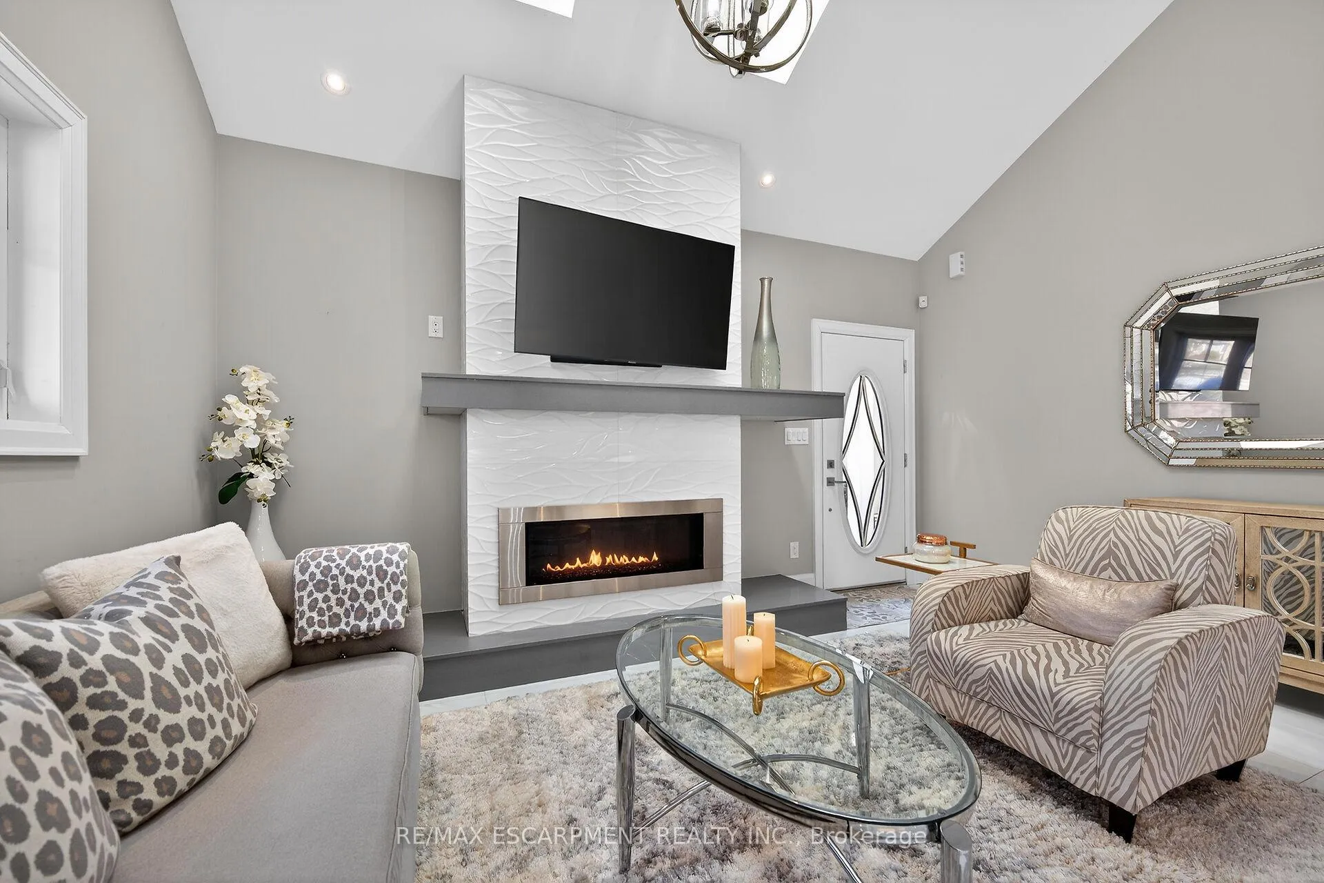 Photo 39 of 747 Vernon Place, Hamilton, Ancaster — HOMEH