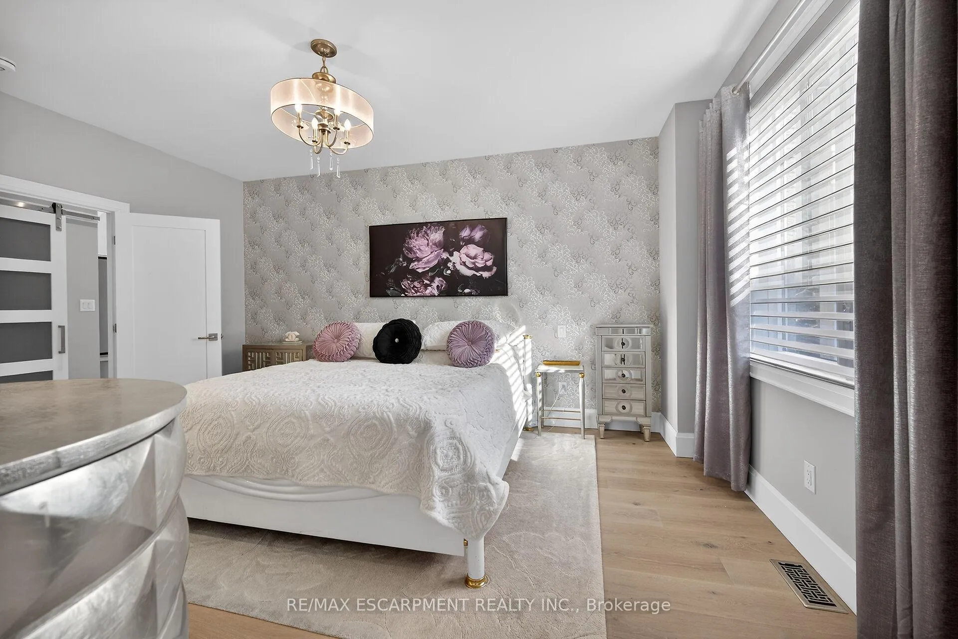 Photo 40 of 747 Vernon Place, Hamilton, Ancaster — HOMEH