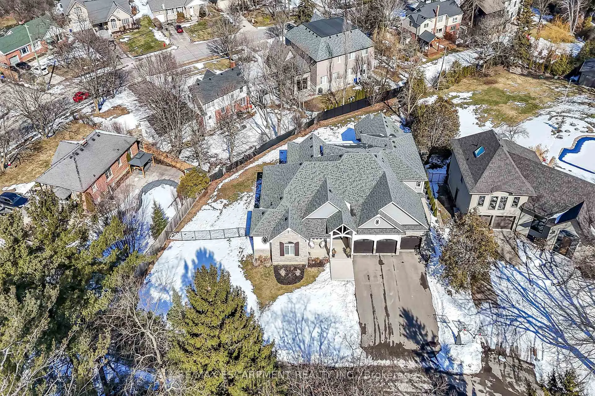 Photo 48 of 747 Vernon Place, Hamilton, Ancaster — HOMEH