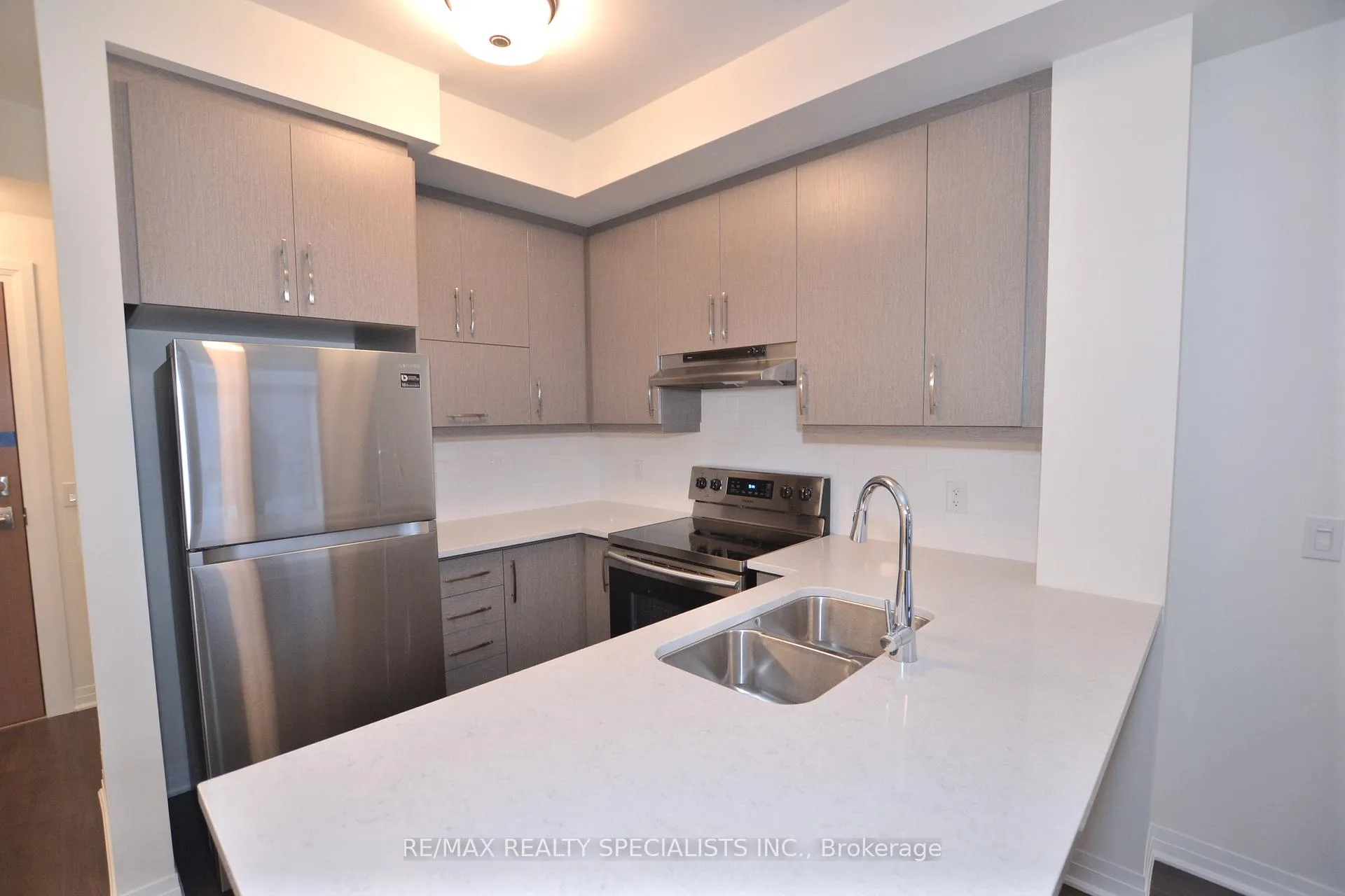 Photo 8 of Unit 425, 1105 Leger Way, Milton, Ford — HOMEH