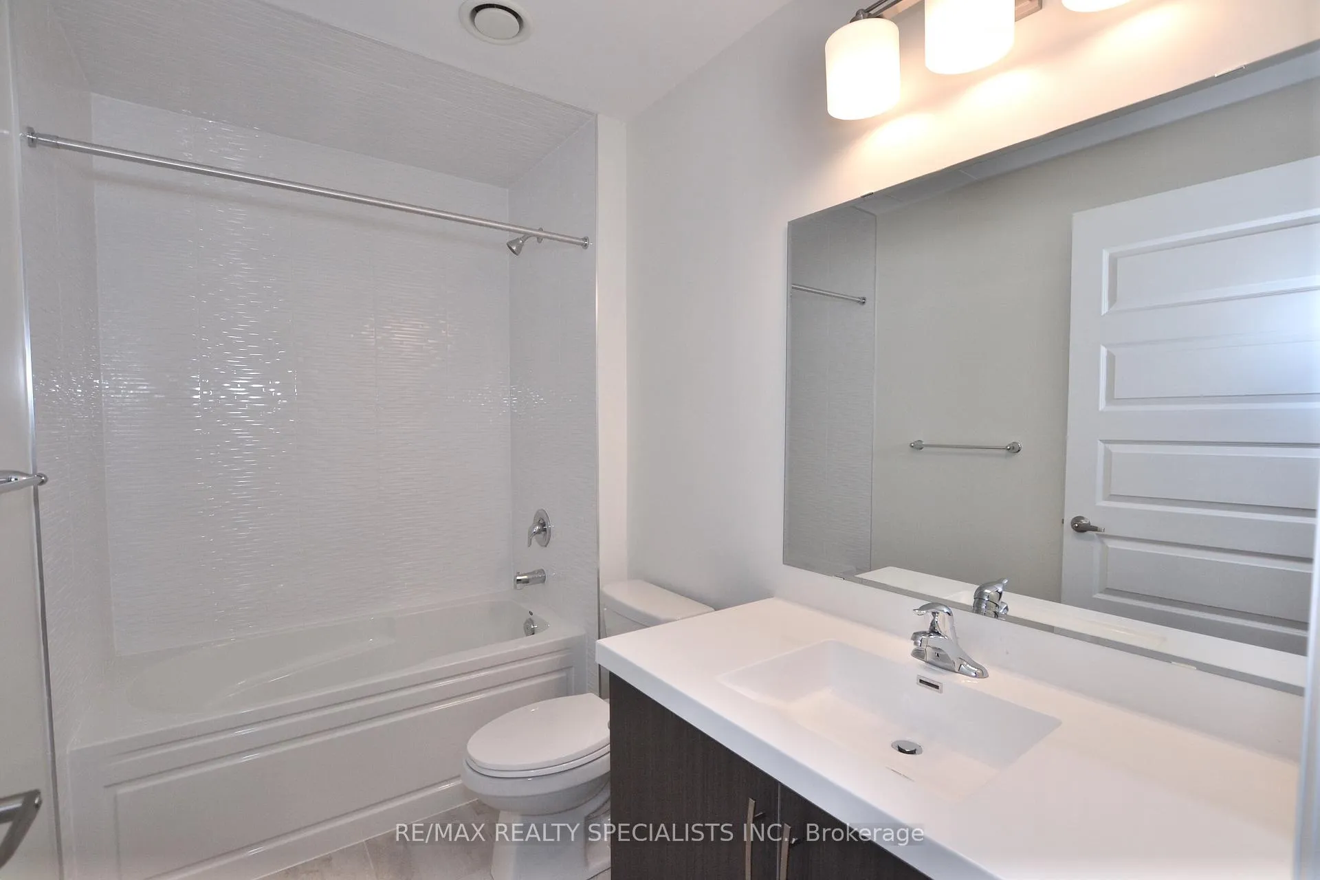 Photo 11 of Unit 425, 1105 Leger Way, Milton, Ford — HOMEH