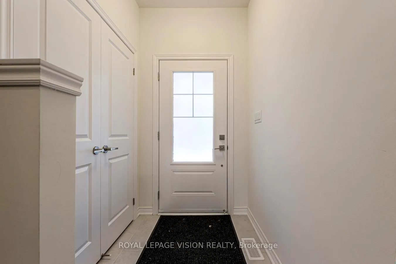 Photo 5 of 14 Folcroft Street, Brampton, Credit Valley — HOMEH