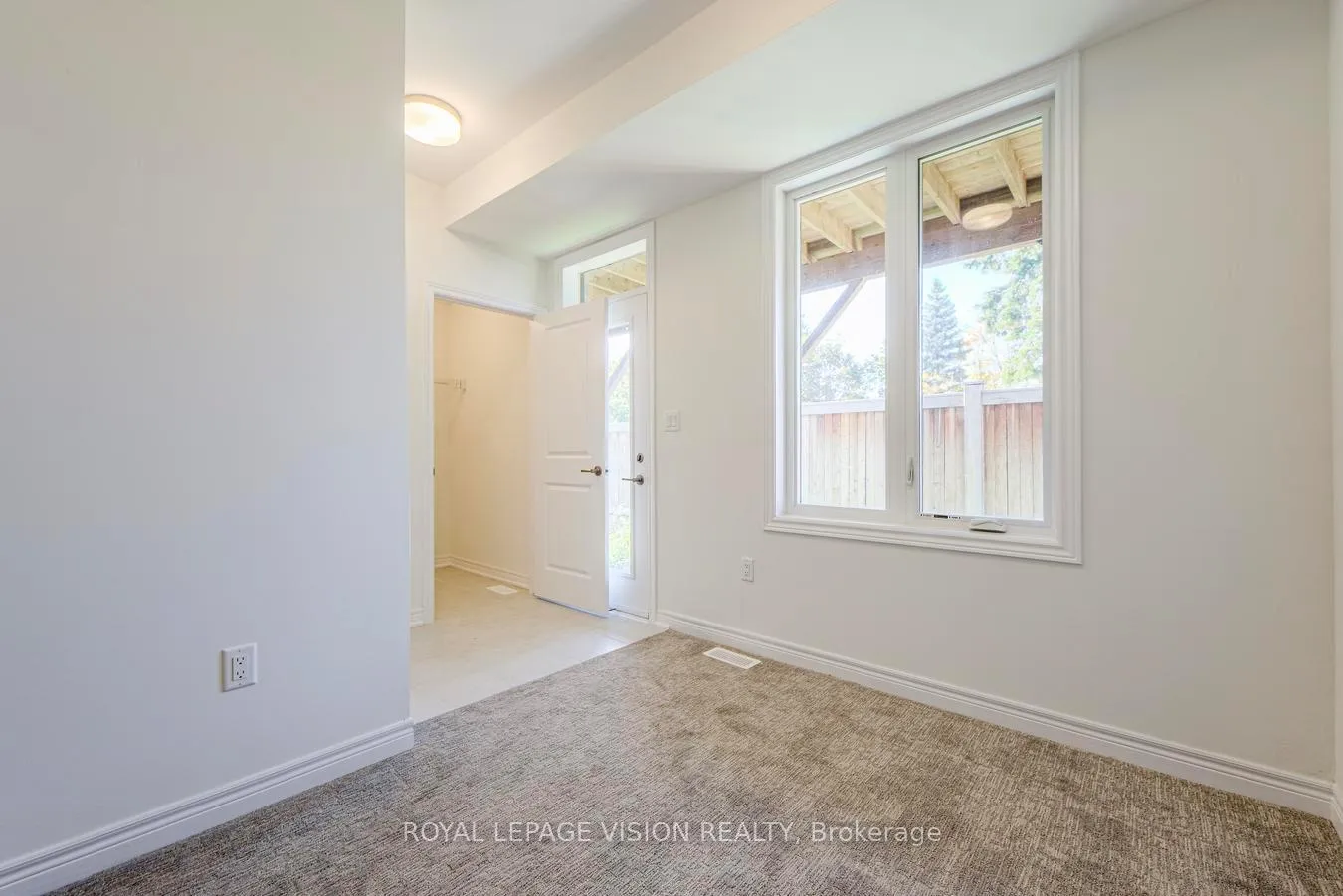 Photo 9 of 14 Folcroft Street, Brampton, Credit Valley — HOMEH