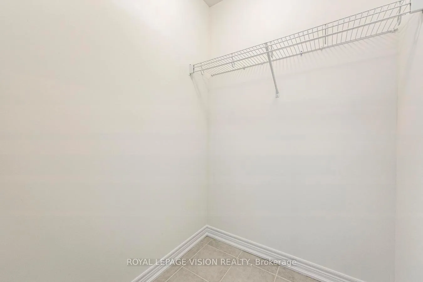 Photo 10 of 14 Folcroft Street, Brampton, Credit Valley — HOMEH
