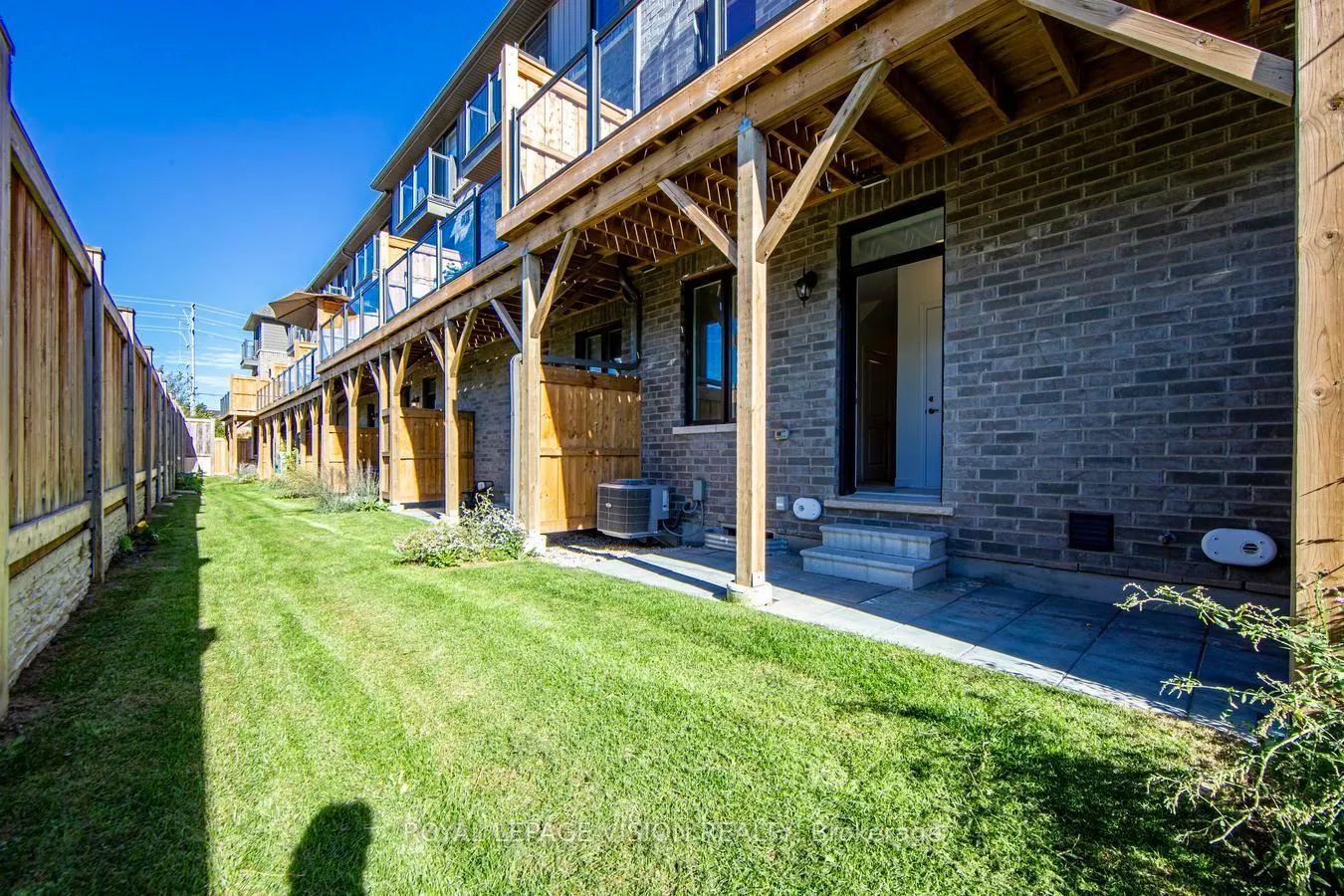 Photo 12 of 14 Folcroft Street, Brampton, Credit Valley — HOMEH