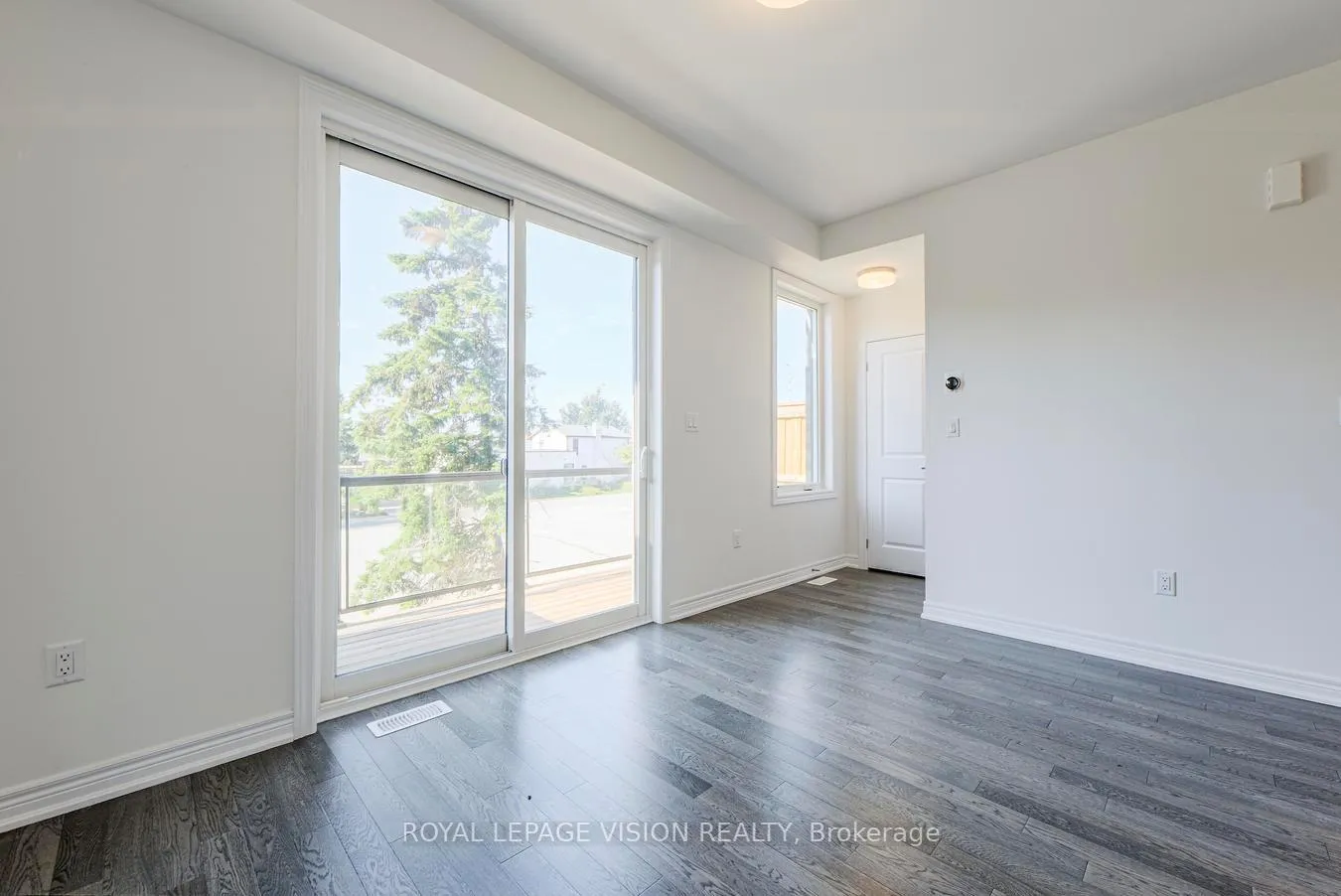 Photo 15 of 14 Folcroft Street, Brampton, Credit Valley — HOMEH