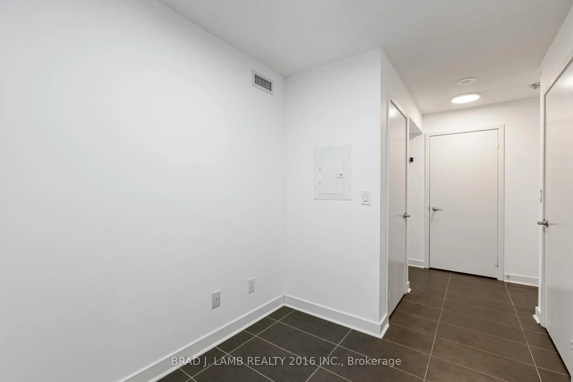 Photo 3 of Unit 713, 320 Richmond Street E, Toronto, Moss Park — HOMEH