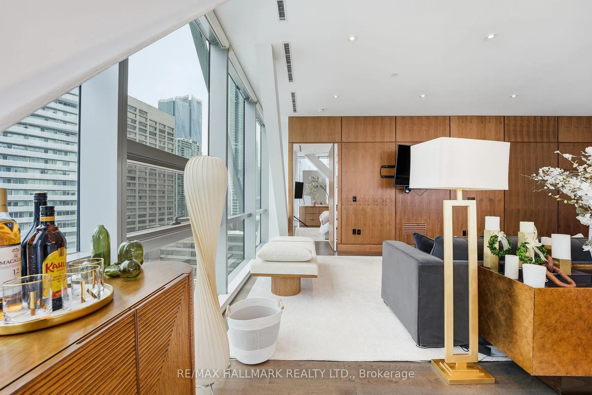 Photo 19 of Unit 1301, 39 Queens Quay E, Toronto, Waterfront Communities — HOMEH