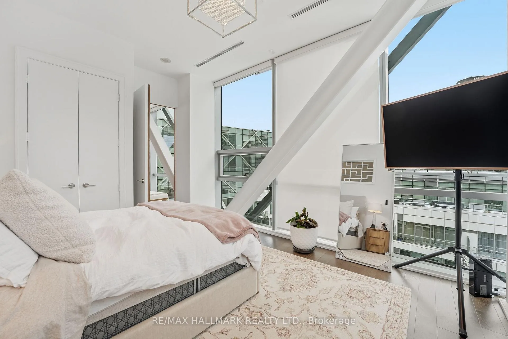 Photo 22 of Unit 1301, 39 Queens Quay E, Toronto, Waterfront Communities — HOMEH