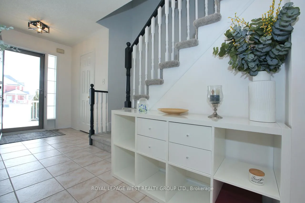 Photo 7 of 104 Kirkland Place, Whitby, Williamsburg — HOMEH
