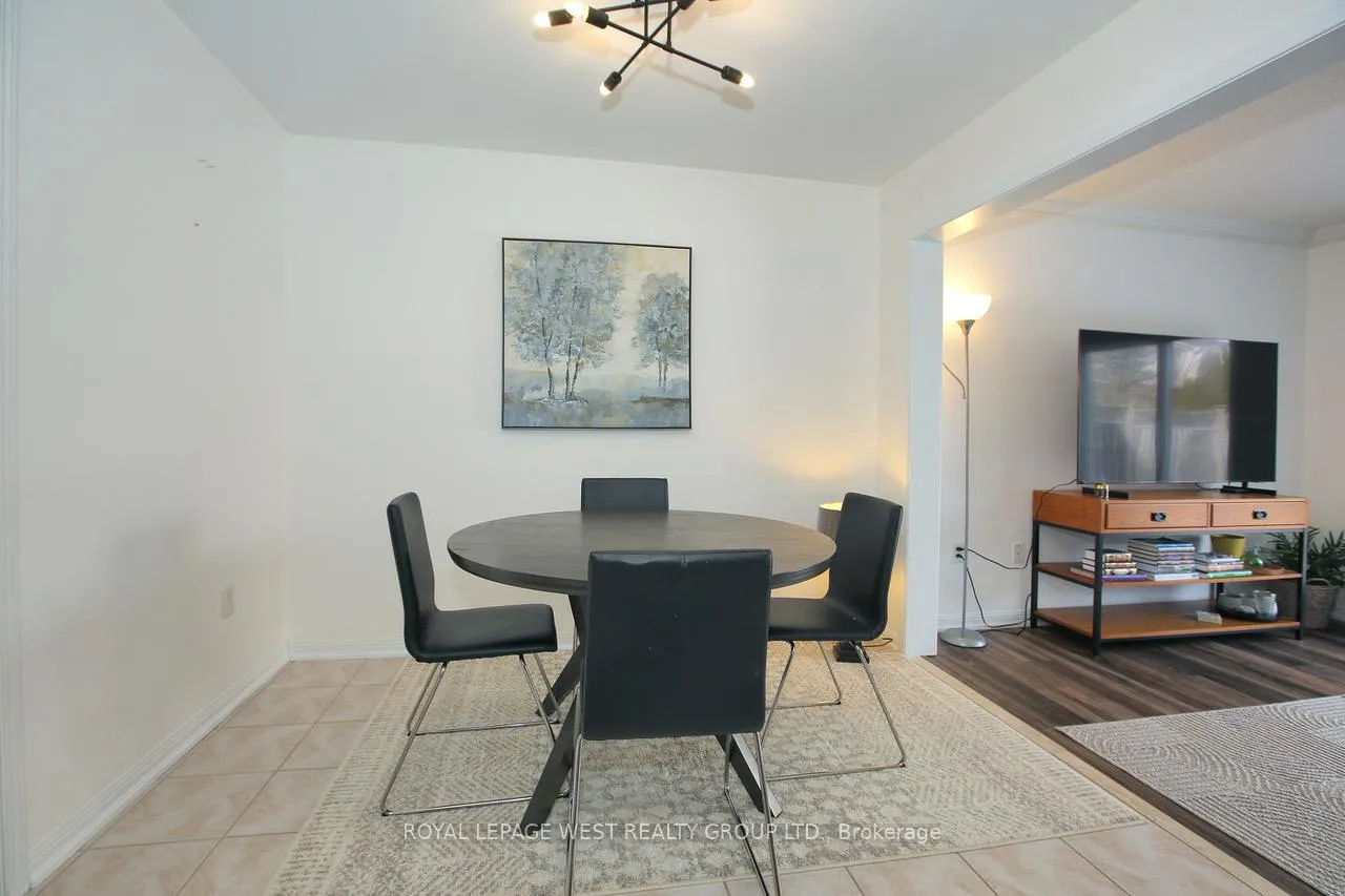 Photo 8 of 104 Kirkland Place, Whitby, Williamsburg — HOMEH