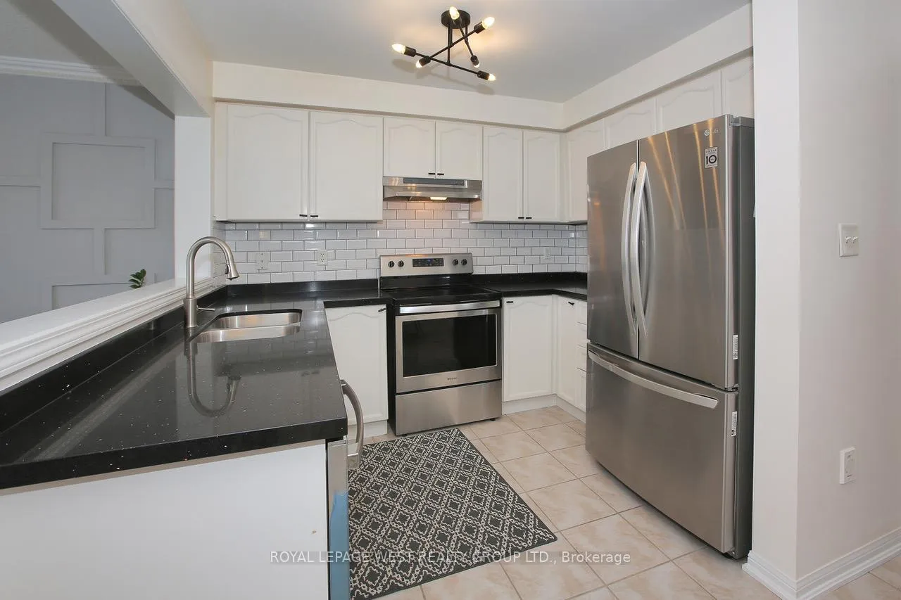 Photo 9 of 104 Kirkland Place, Whitby, Williamsburg — HOMEH