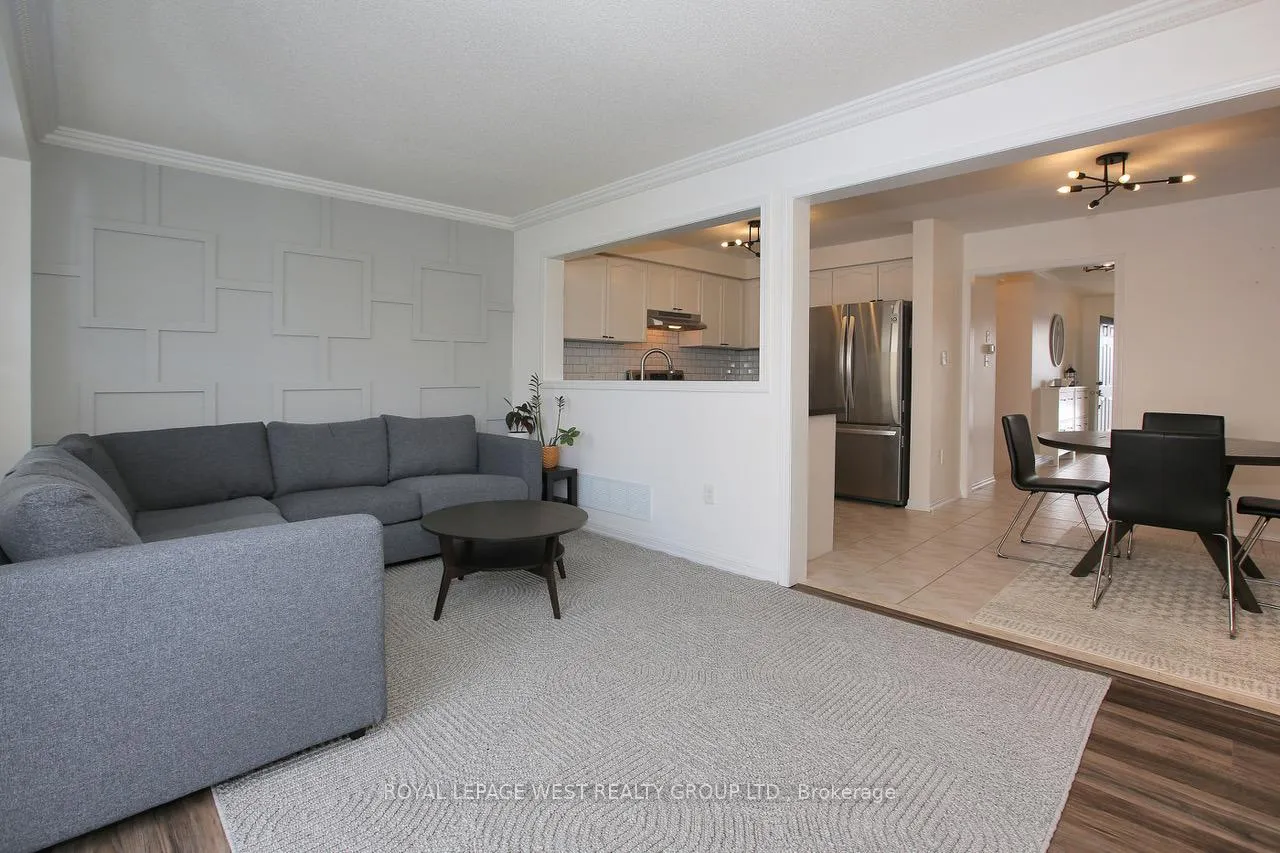 Photo 13 of 104 Kirkland Place, Whitby, Williamsburg — HOMEH