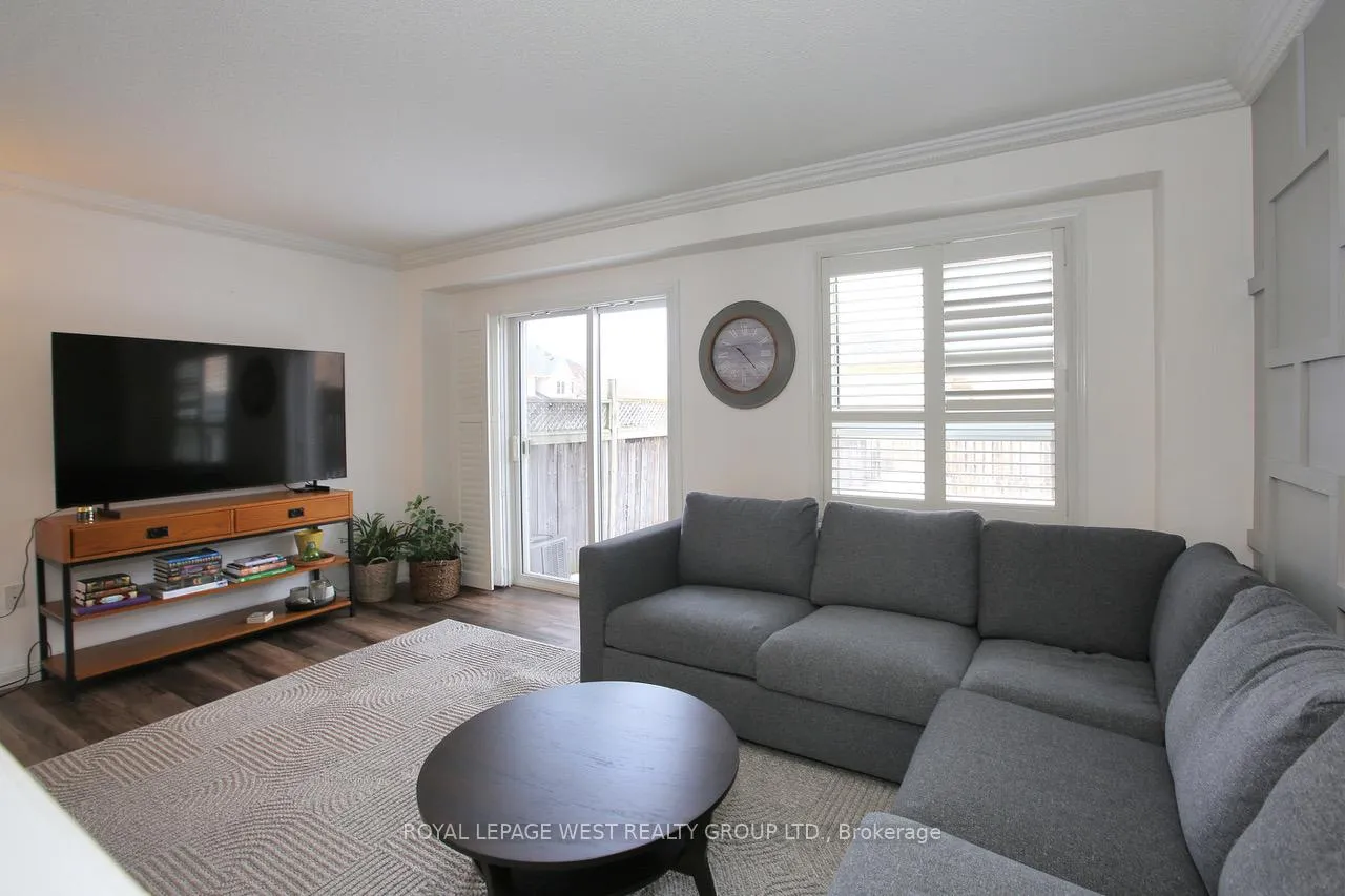 Photo 15 of 104 Kirkland Place, Whitby, Williamsburg — HOMEH