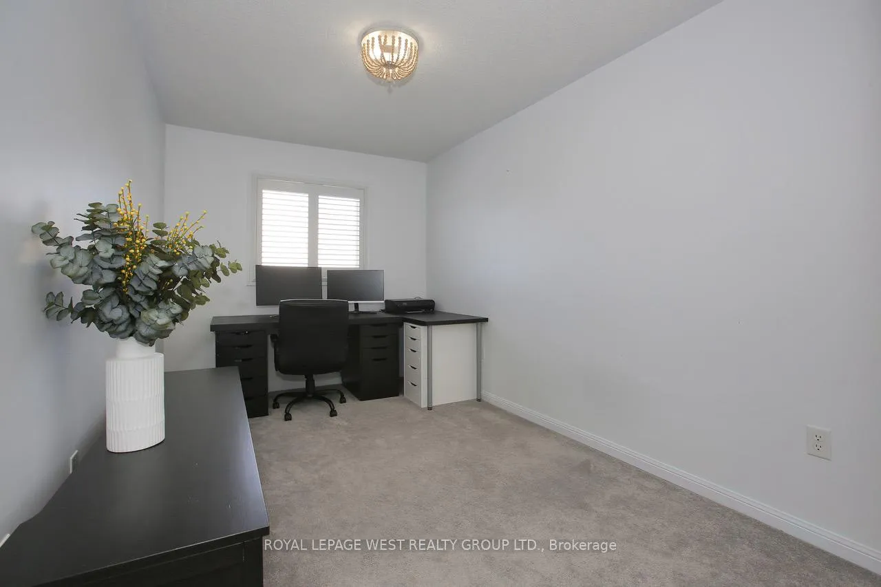 Photo 17 of 104 Kirkland Place, Whitby, Williamsburg — HOMEH