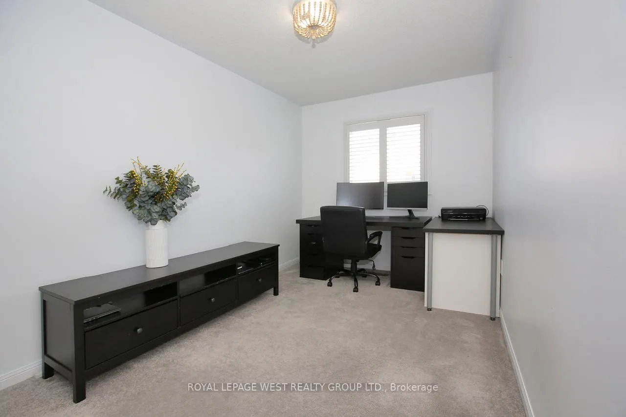 Photo 18 of 104 Kirkland Place, Whitby, Williamsburg — HOMEH