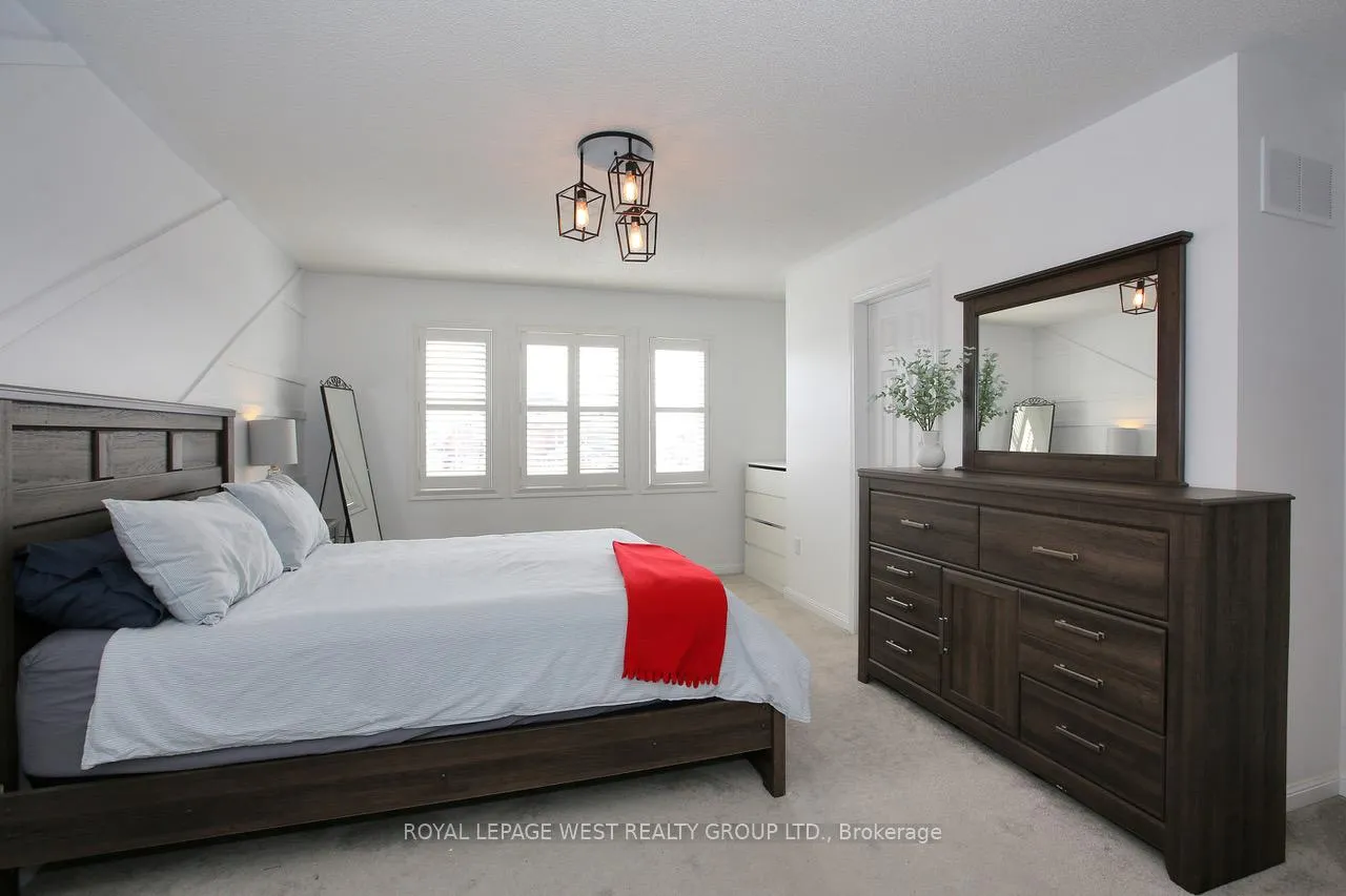 Photo 21 of 104 Kirkland Place, Whitby, Williamsburg — HOMEH