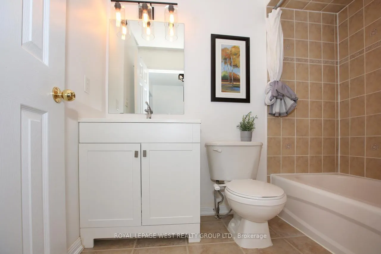 Photo 24 of 104 Kirkland Place, Whitby, Williamsburg — HOMEH