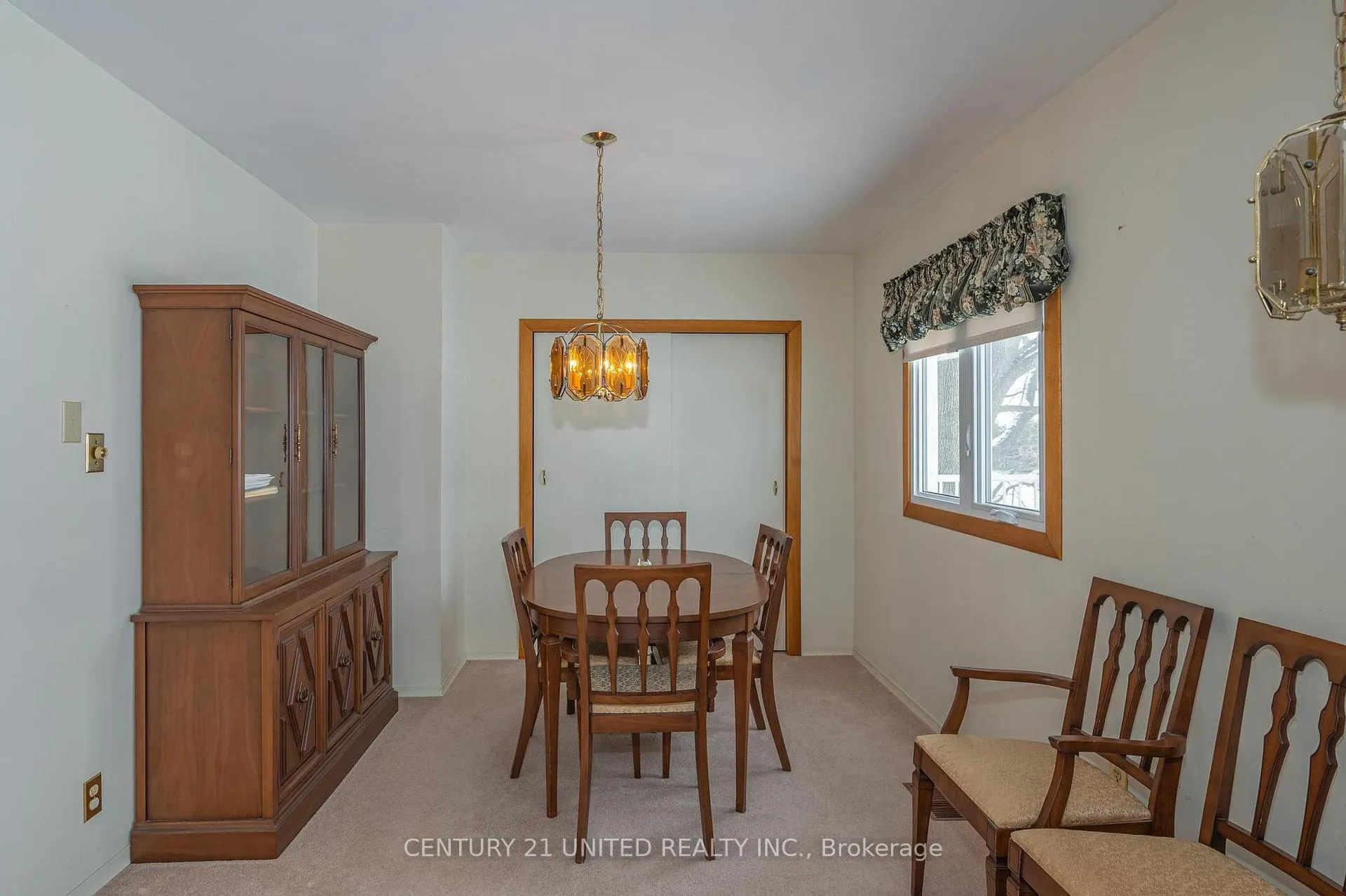 Photo 9 of 2412 Upper Chemong Drive, Selwyn — HOMEH