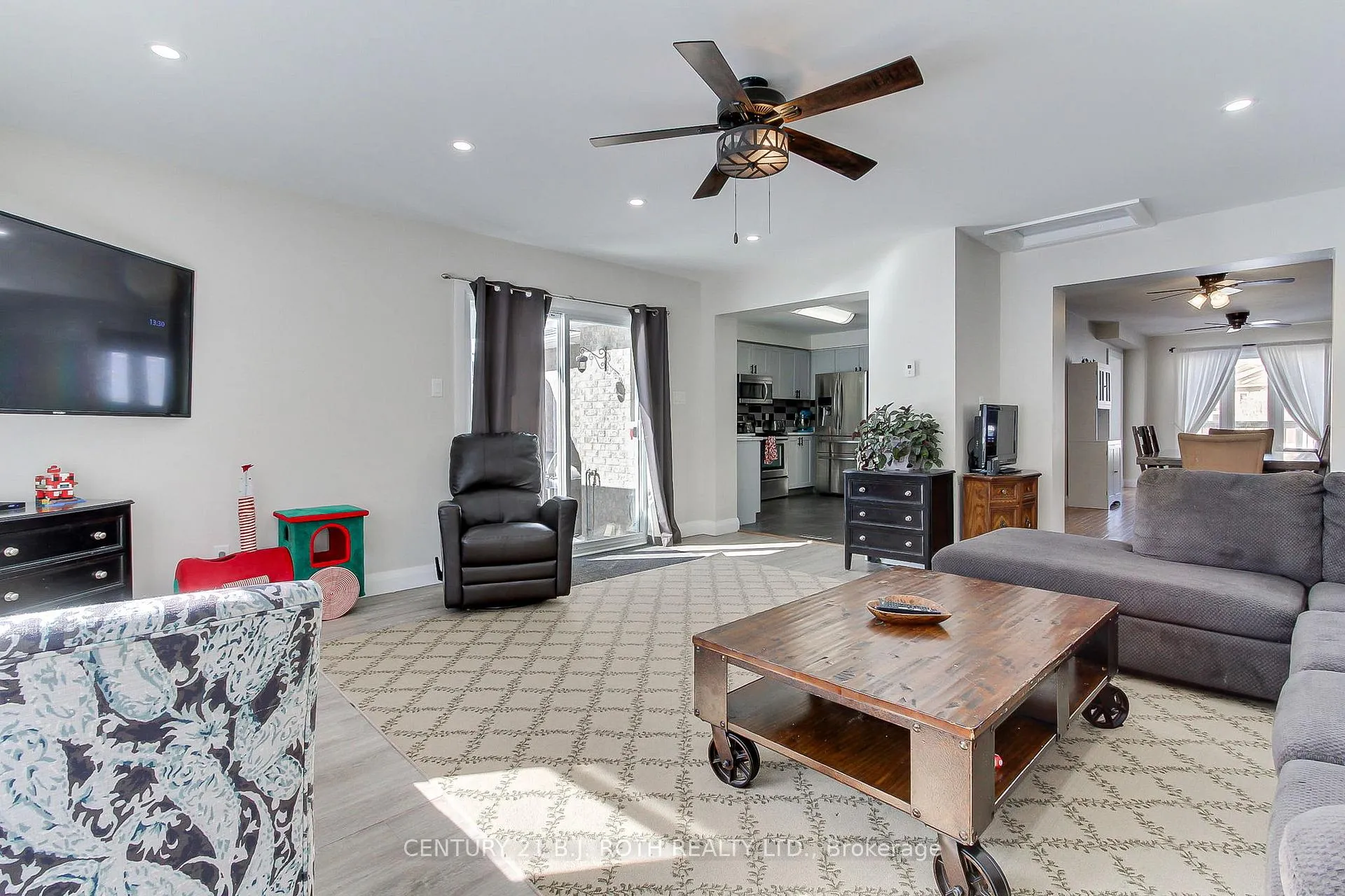 Photo 15 of 7 Fontaine Drive, Georgina, Keswick North — HOMEH