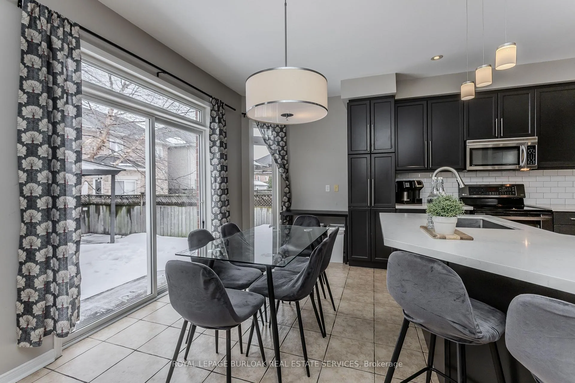 Photo 11 of 2170 Jardine Crescent, Burlington, Orchard — HOMEH