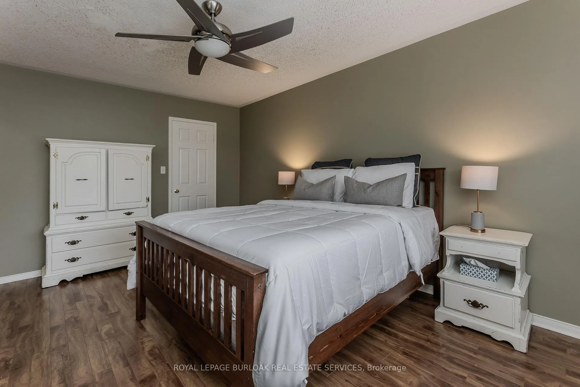 Photo 20 of 2170 Jardine Crescent, Burlington, Orchard — HOMEH