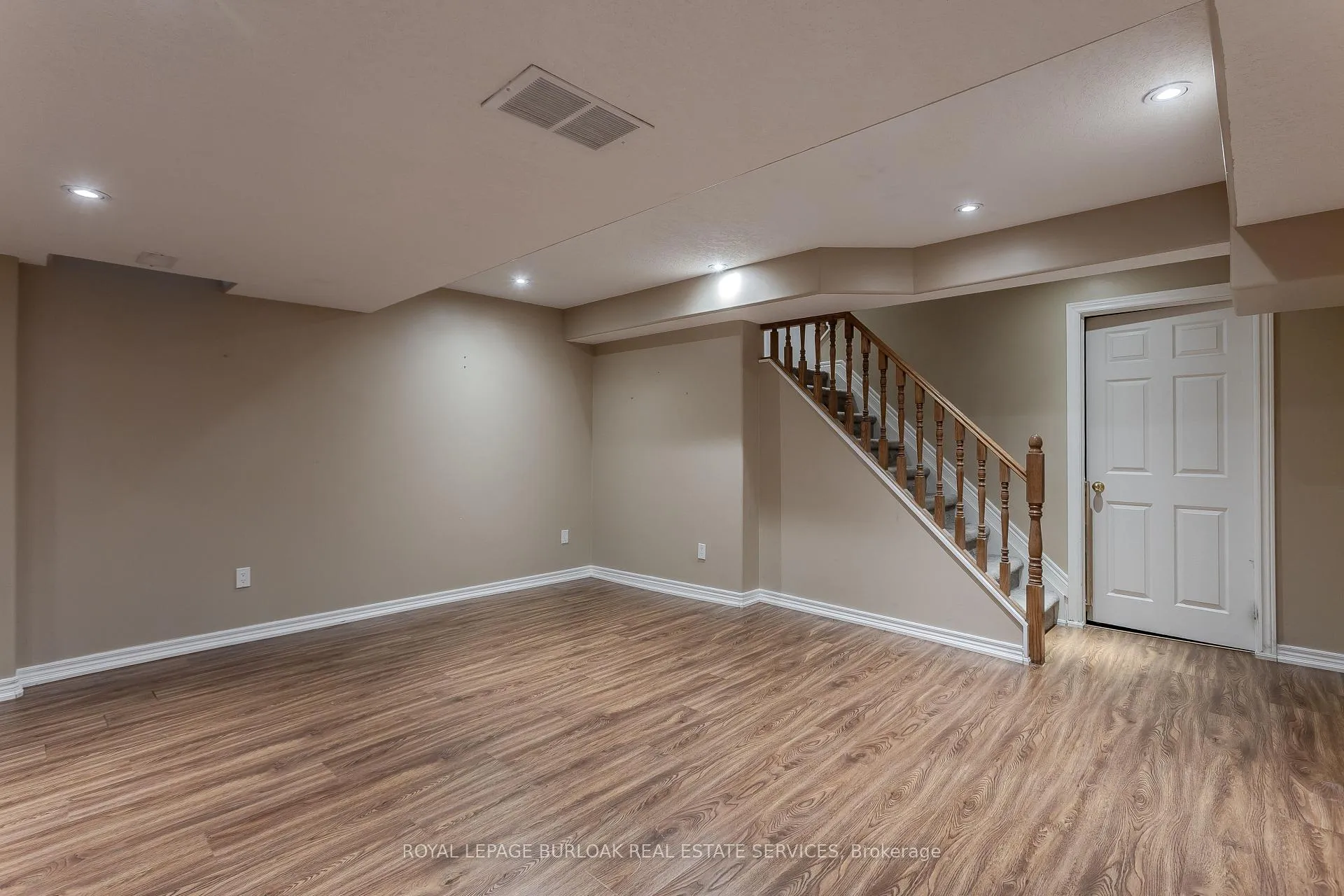 Photo 29 of 2170 Jardine Crescent, Burlington, Orchard — HOMEH