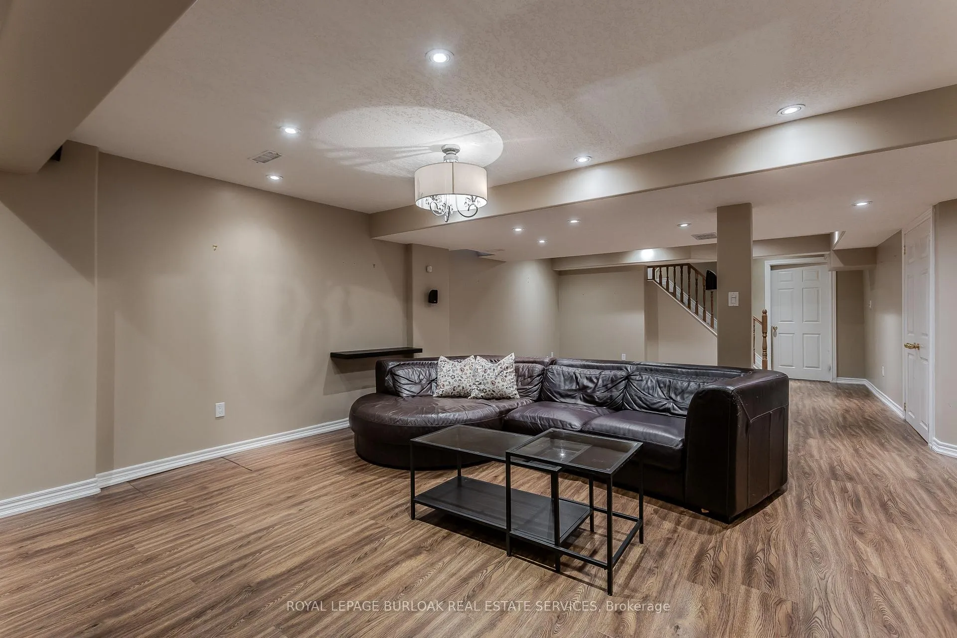 Photo 31 of 2170 Jardine Crescent, Burlington, Orchard — HOMEH