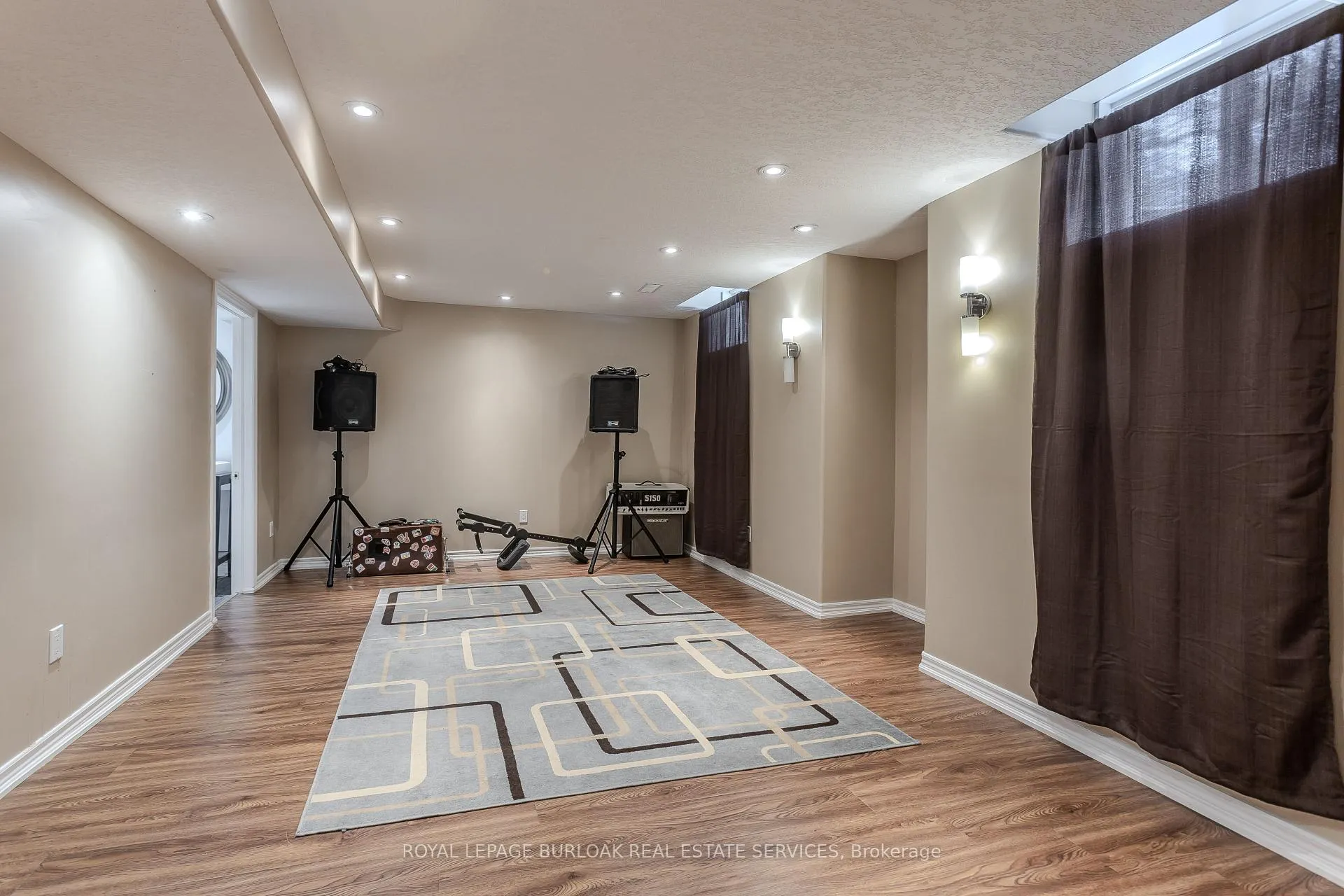 Photo 32 of 2170 Jardine Crescent, Burlington, Orchard — HOMEH