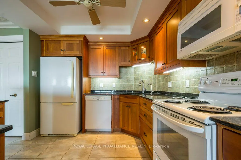 Photo 4 of Unit 402, 2 South Front Street, Belleville, Belleville Ward — HOMEH