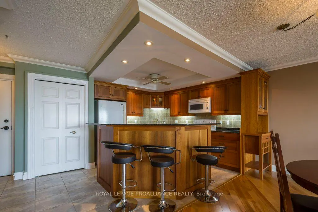 Photo 6 of Unit 402, 2 South Front Street, Belleville, Belleville Ward — HOMEH