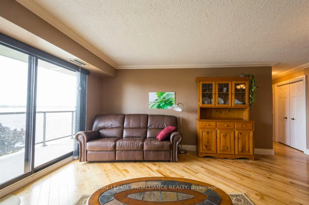Photo 12 of Unit 402, 2 South Front Street, Belleville, Belleville Ward — HOMEH