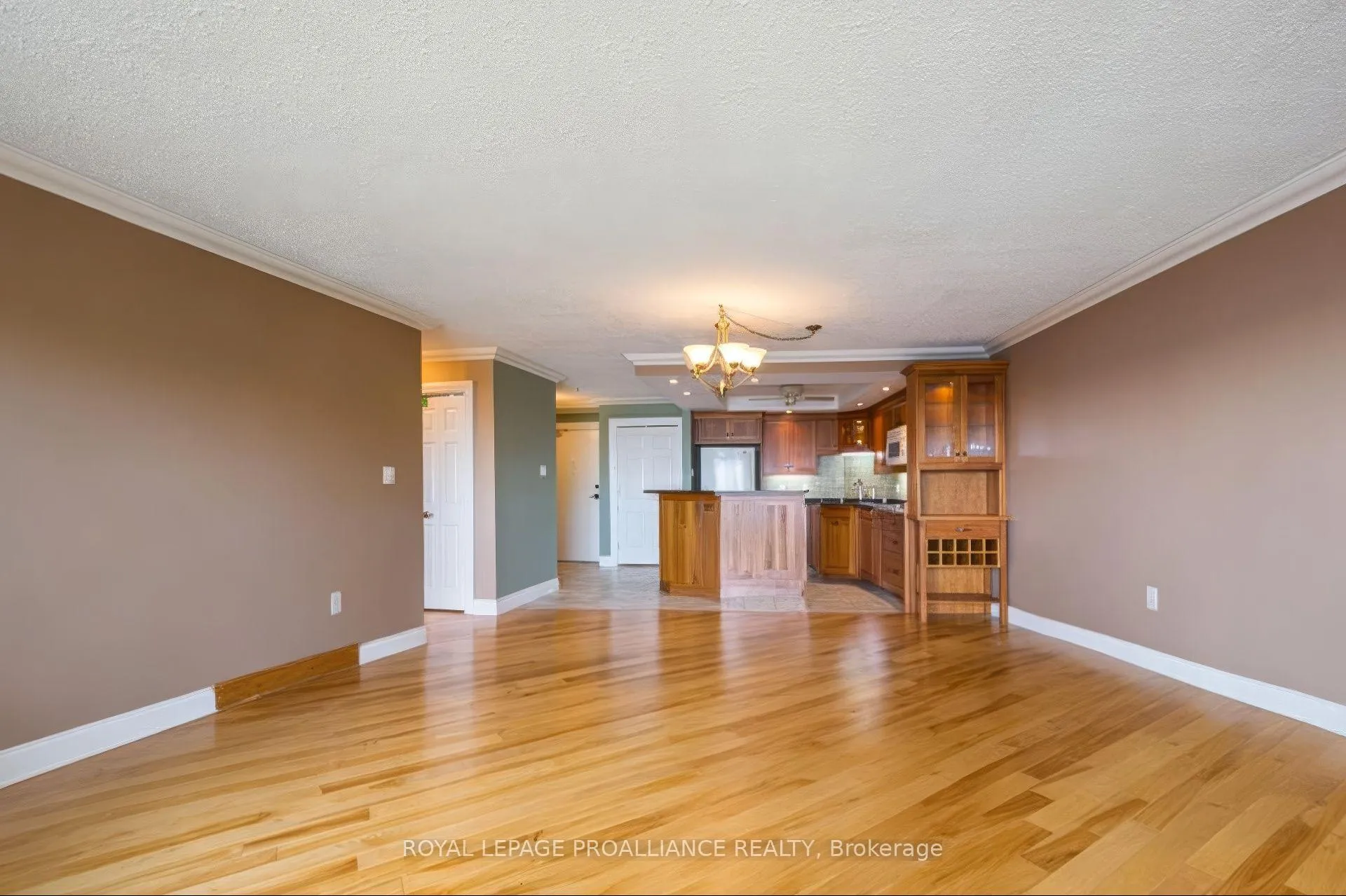 Photo 14 of Unit 402, 2 South Front Street, Belleville, Belleville Ward — HOMEH