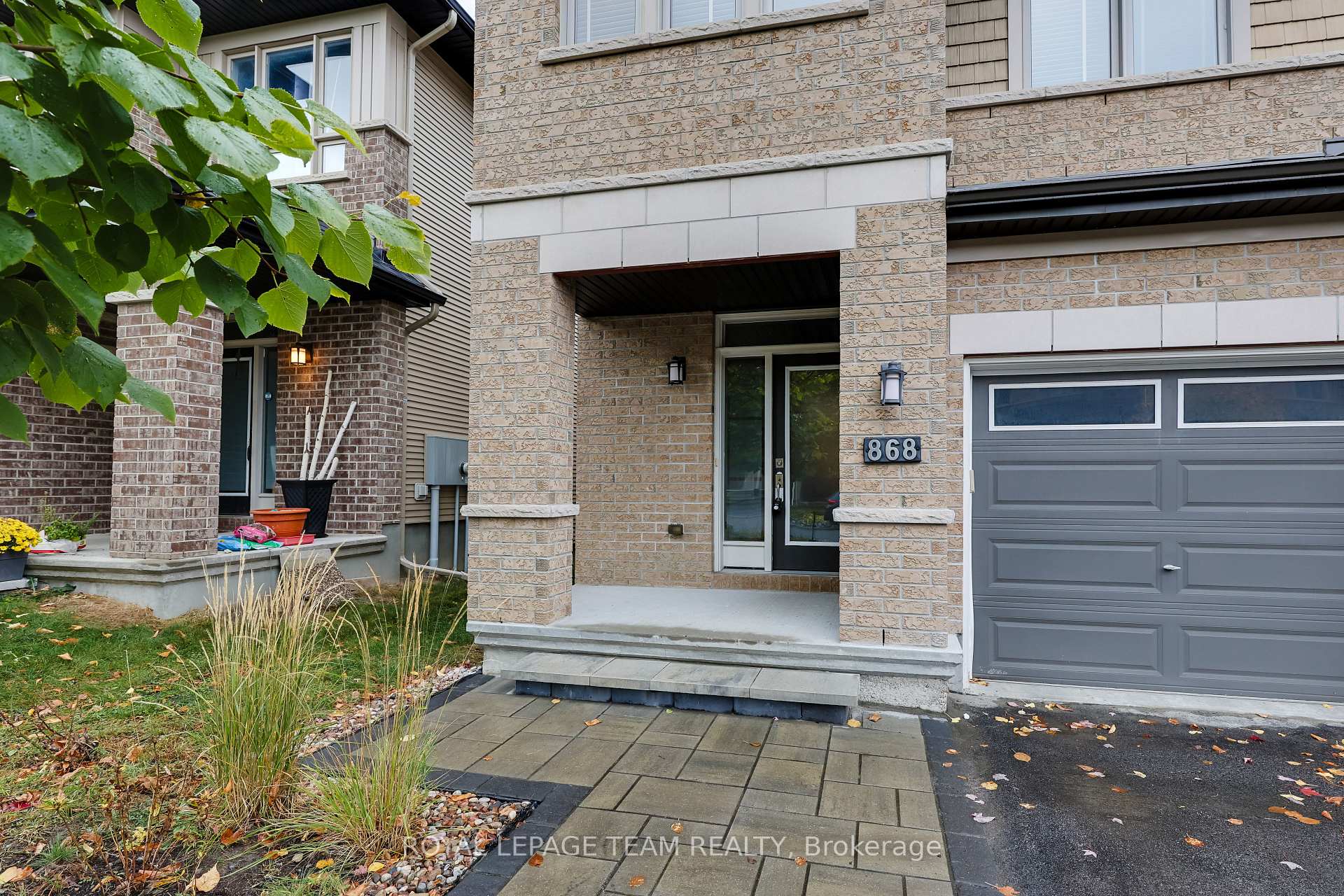 Photo 3 of 868 Fletcher Circle, Ottawa, Kanata - Kanata Lakes/Heritage Hills — HOMEH