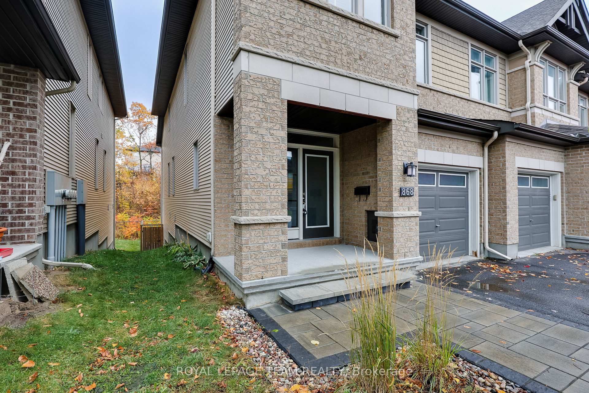 Photo 4 of 868 Fletcher Circle, Ottawa, Kanata - Kanata Lakes/Heritage Hills — HOMEH